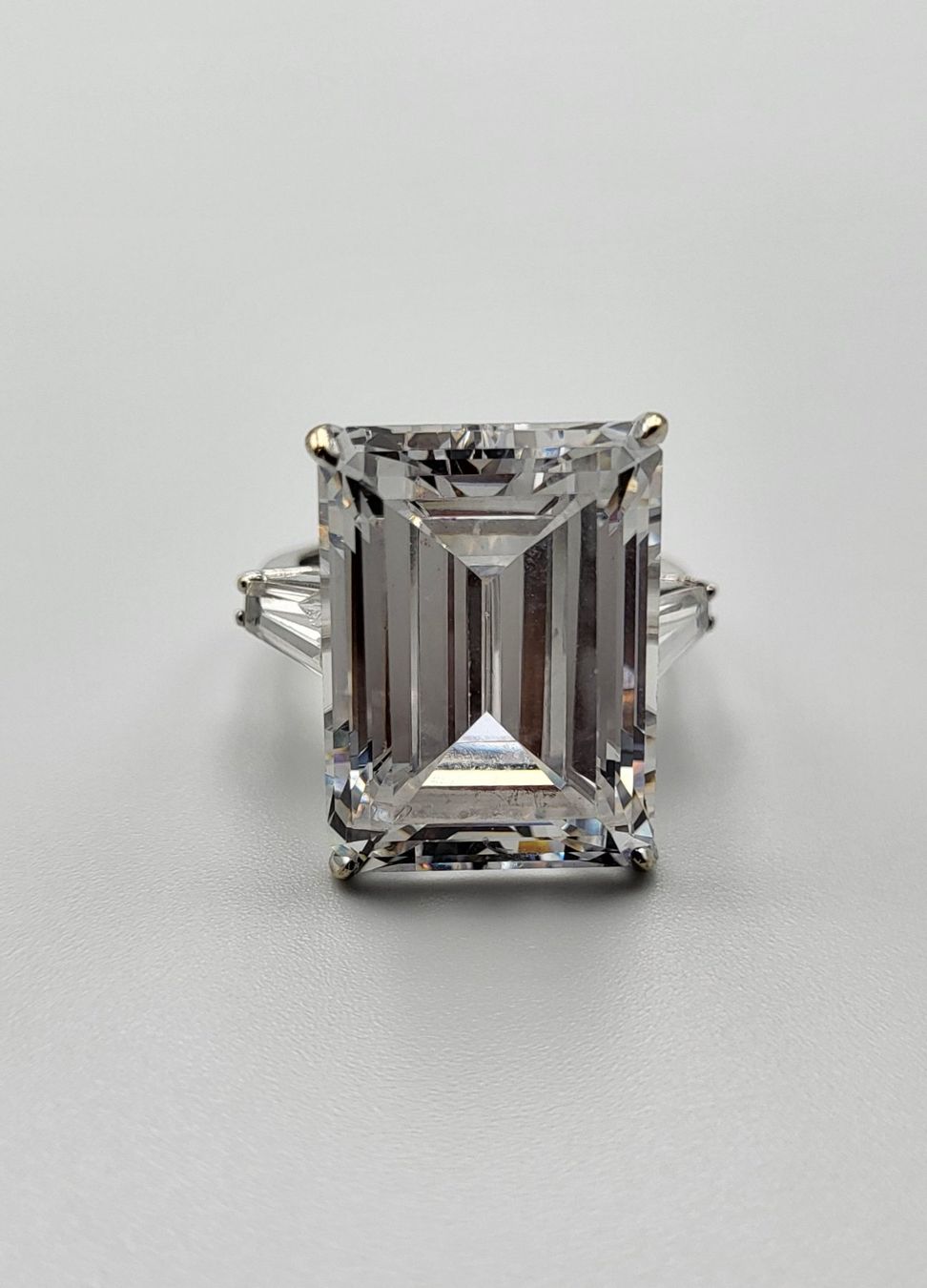 Ringe: Gold 585 Massiv Weiss Ring Mit Steine – Gebraucht aus Wald ZH von Aniade 6