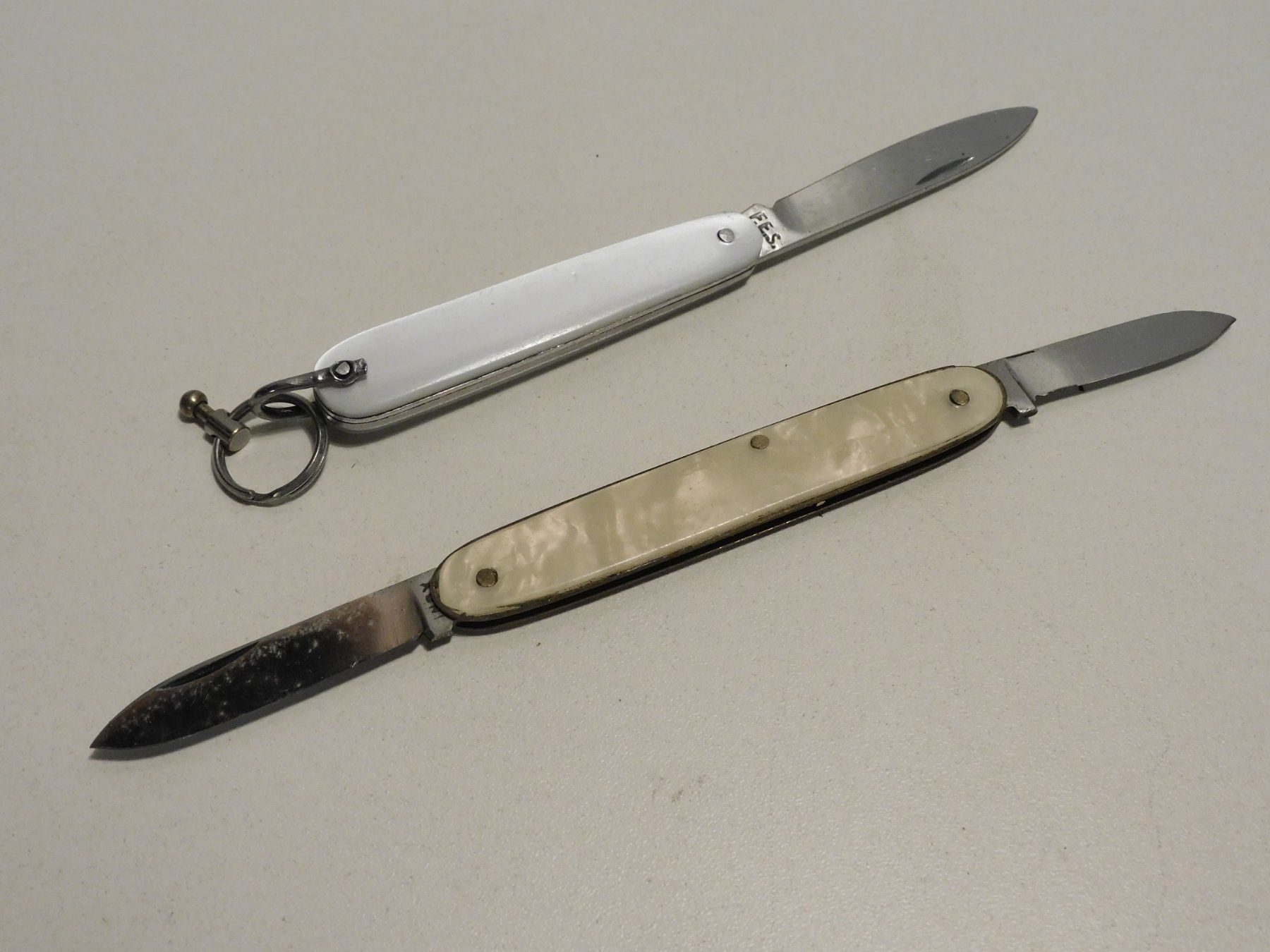 Couteaux de poche: Sackmesser - 2 kleine alte Sackmesser – D'occasion à Sursee par 76