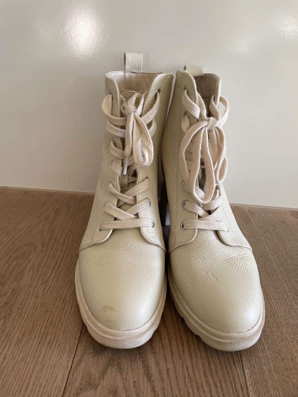 Scarpe da donna: Stiefel aus Leder – Usato da Neuwilen venduto da bobbel01