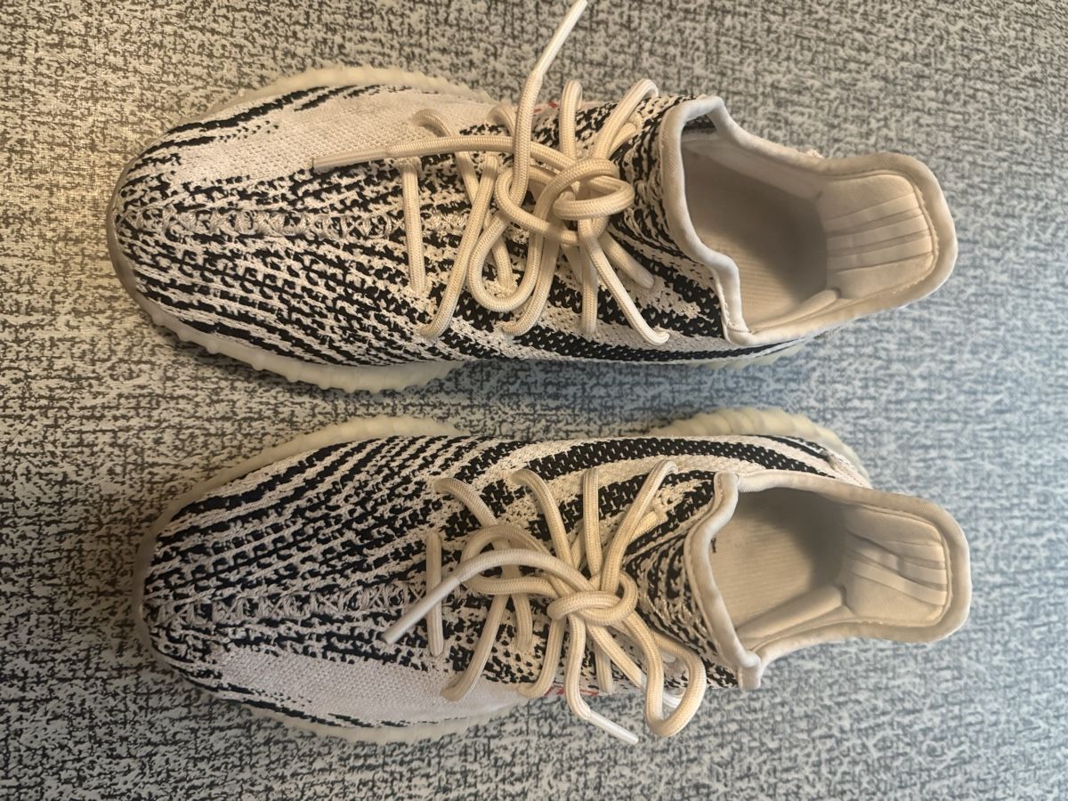 Adidas Herrenschuhe: ADIDAS YEEZY BOOST 350 V2 ZEBRA – Gebraucht aus Affoltern am Albis von henokg 2