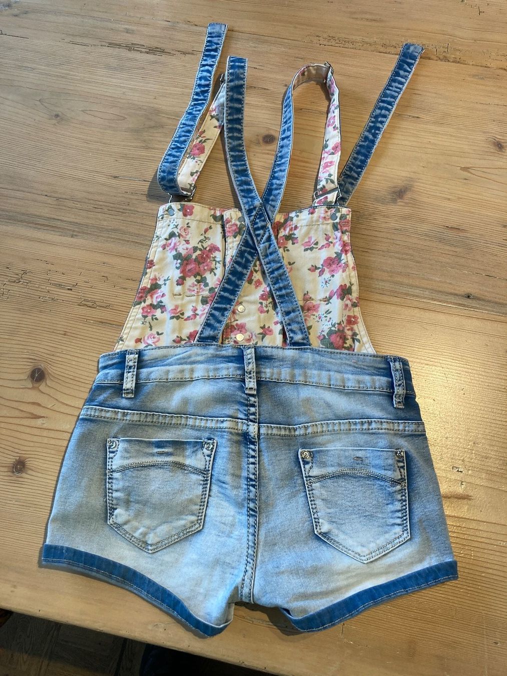 Lotti & Set di vestiti: Sommerkleider Set Mädchen – Usato da Dietlikon venduto da ioa_wd8m 5