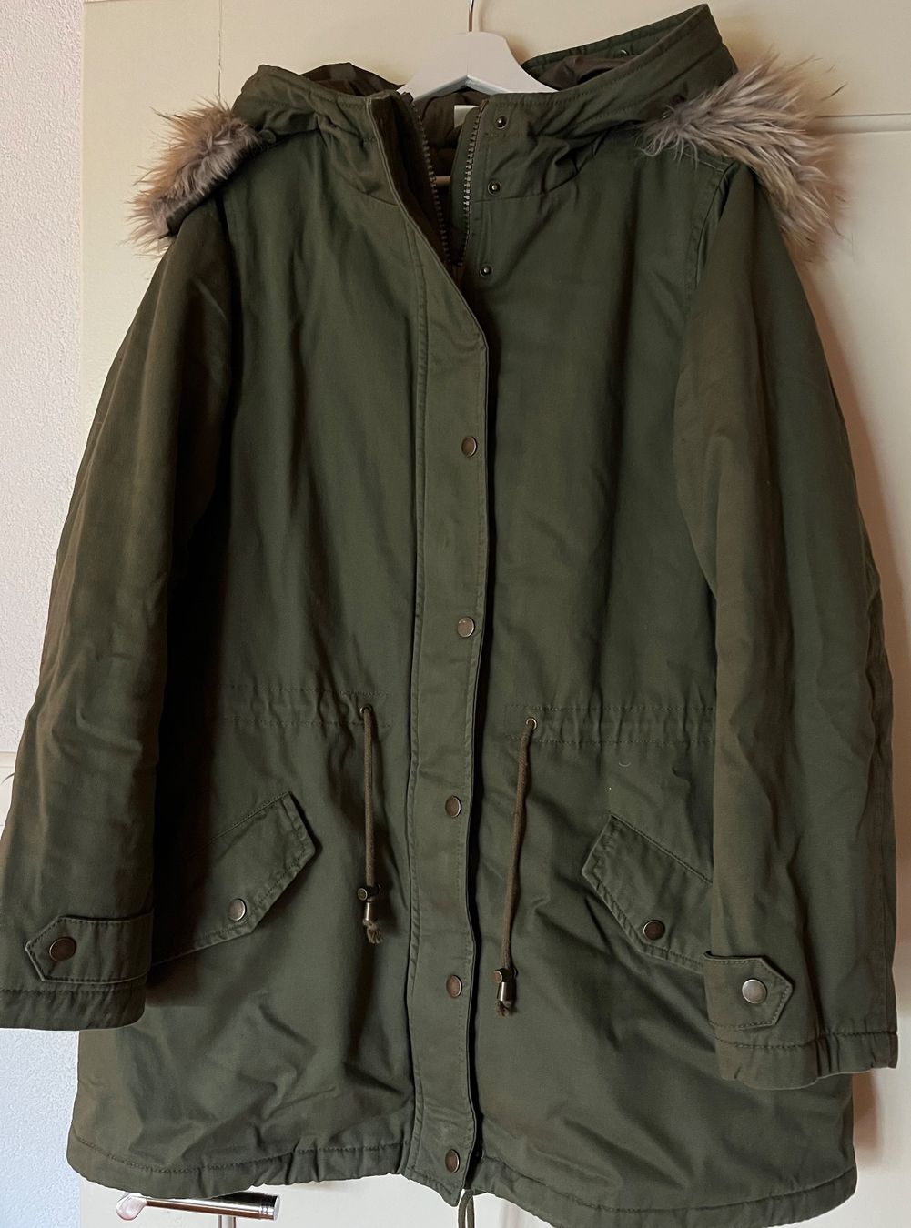 Jacken: Damen-Winterparka Gr. 44 – Gebraucht aus Niederuzwil von Mala
