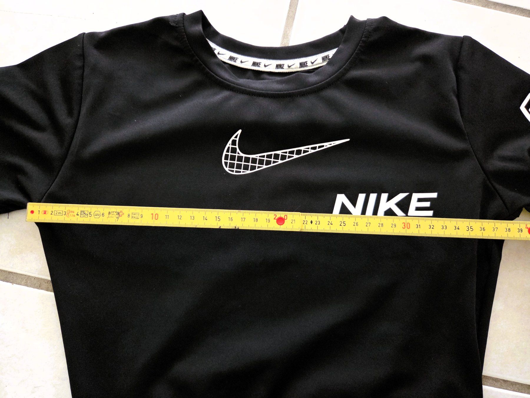 Nike Camicie, T-shirt & Polo: NIKE PRO - TSHIRT KINDER – Usato da Brüttisellen venduto da Nighttrain 3