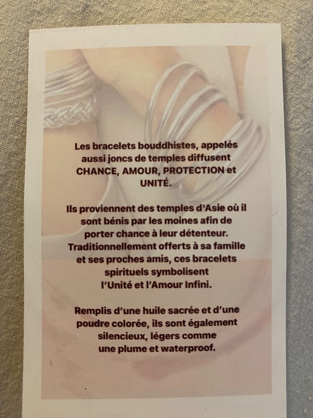 Armbänder & -reifen: Bracelet tibétain doré – Gebraucht aus Gorgier von hcaroline4 4