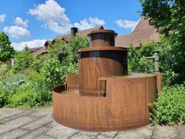 Stahlbrunnen mit 4-stufigem Wasserspiel