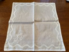 Taschentuch creme bestickt mit Monogramm gebraucht