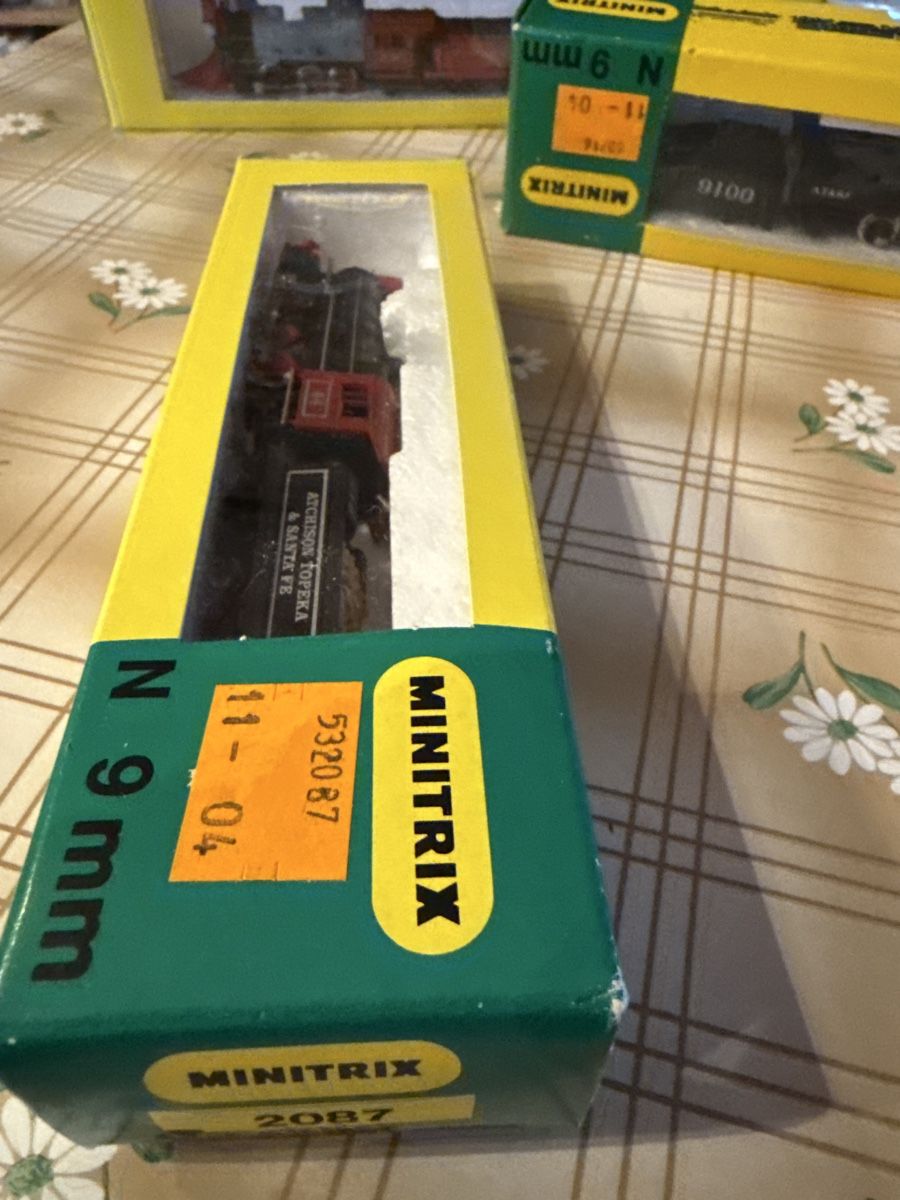 Trix Modelleisenbahnen: Minitrix N Dampflok Atchison Topeka & Santa Fe 64 – Neu und originalverpackt aus Wohlen AG von NincoA-Z 2