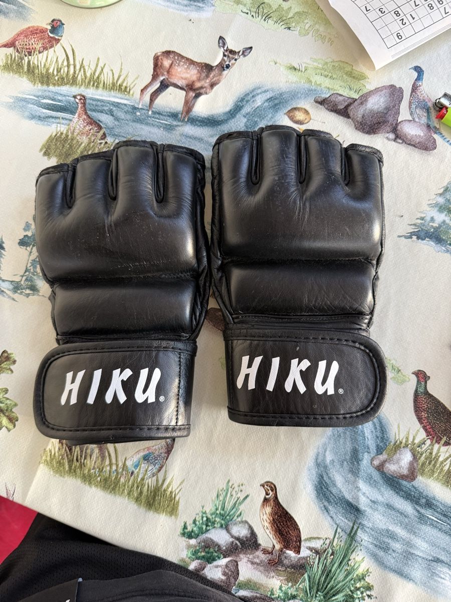 Guanti & manicotti: Mma Handschuhe von Hiku – Usato da Bern venduto da pat_g5v7