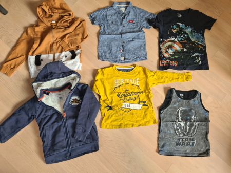 Lot de vêtements garcon 5-6 ans