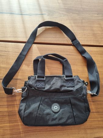 Schöne Schwarze Handtasche Damen *Neu*