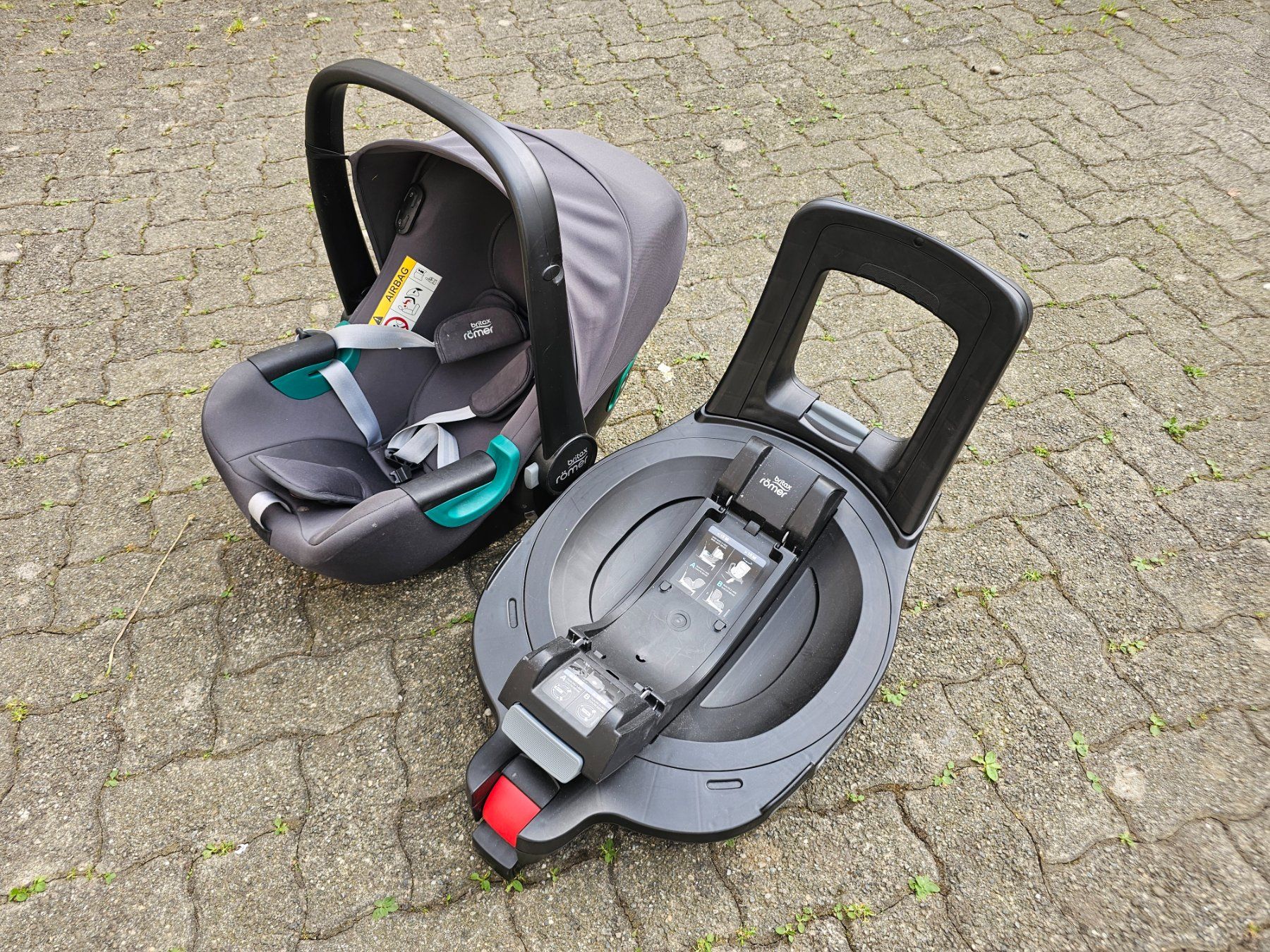 Britax Römer Seggiolini per auto: Britax Römer Baby-safe iSense Autositz + Flex Base – Usato da Rorschach venduto da bro_rc52 1