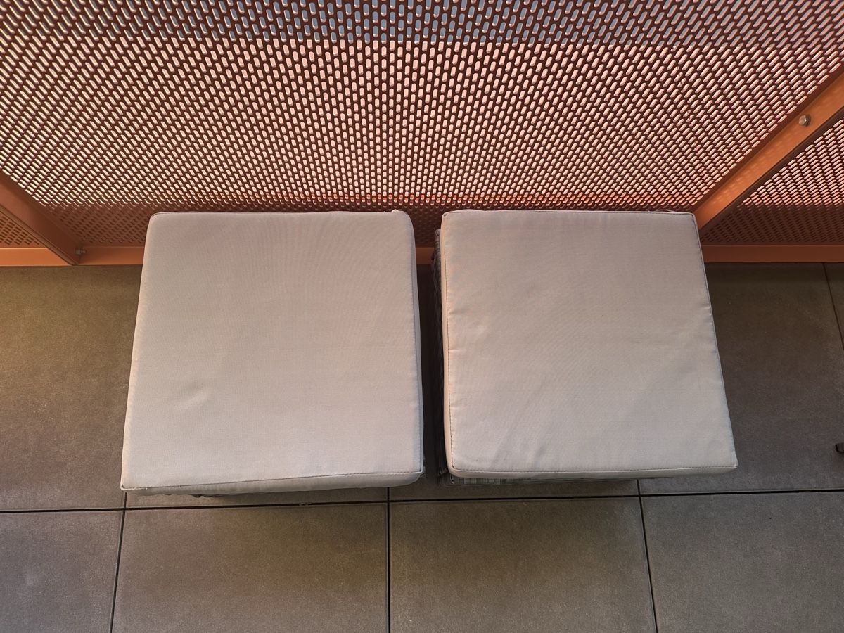 Hocker: Zwei Lounge Sitzhocker – Gebraucht aus Düdingen von belada.d