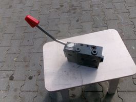 AK -Hydraulik  -Doppelwirkendes Steuerventil -