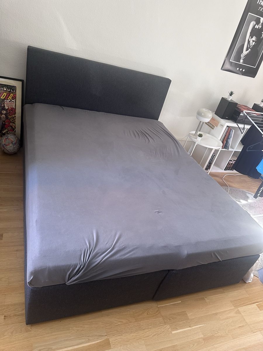 Lits: Boxspringbett mit Matratze, 180 x 210 cm – D'occasion à Brugg AG par fat_p62f