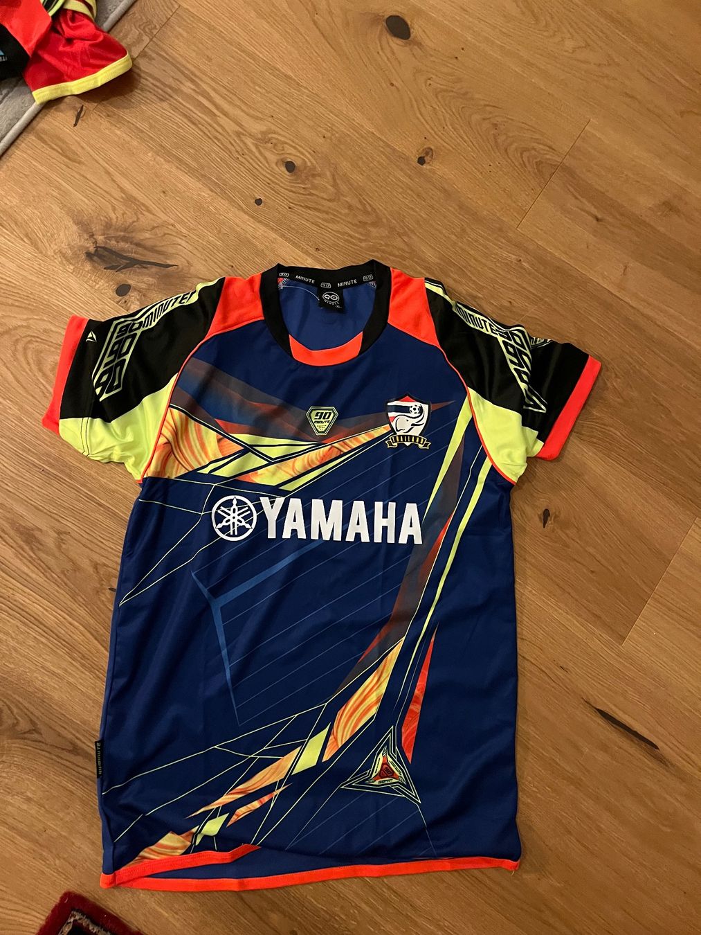 Leibchen & Hosen: Thailand Yamaha Trikot – Gebraucht aus Bern von dav_5gfh
