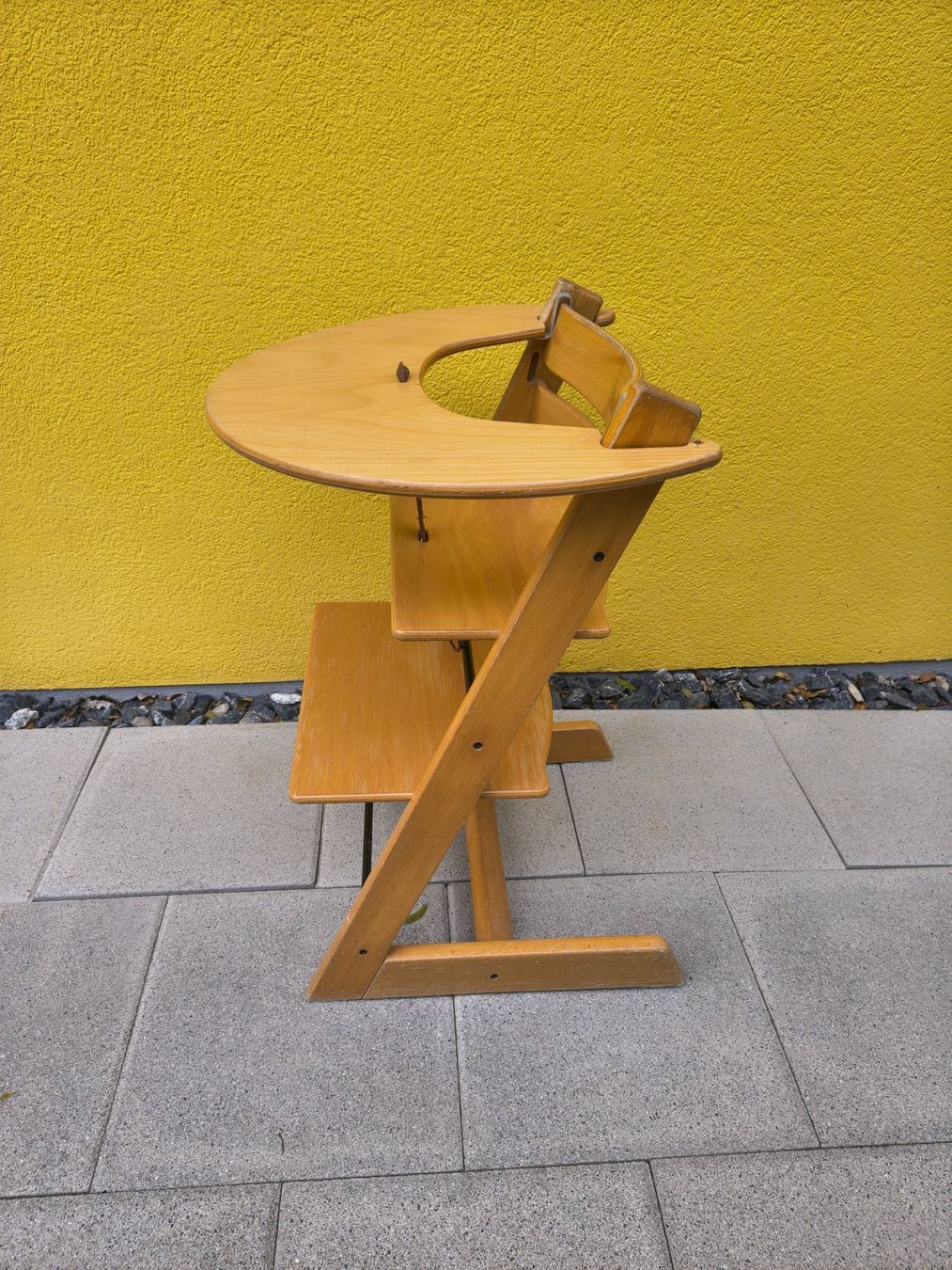 Stokke Hochstühle: Tripp Trapp mit halbrundem Holztisch – Gebraucht aus Rothrist von giw_l58l 3