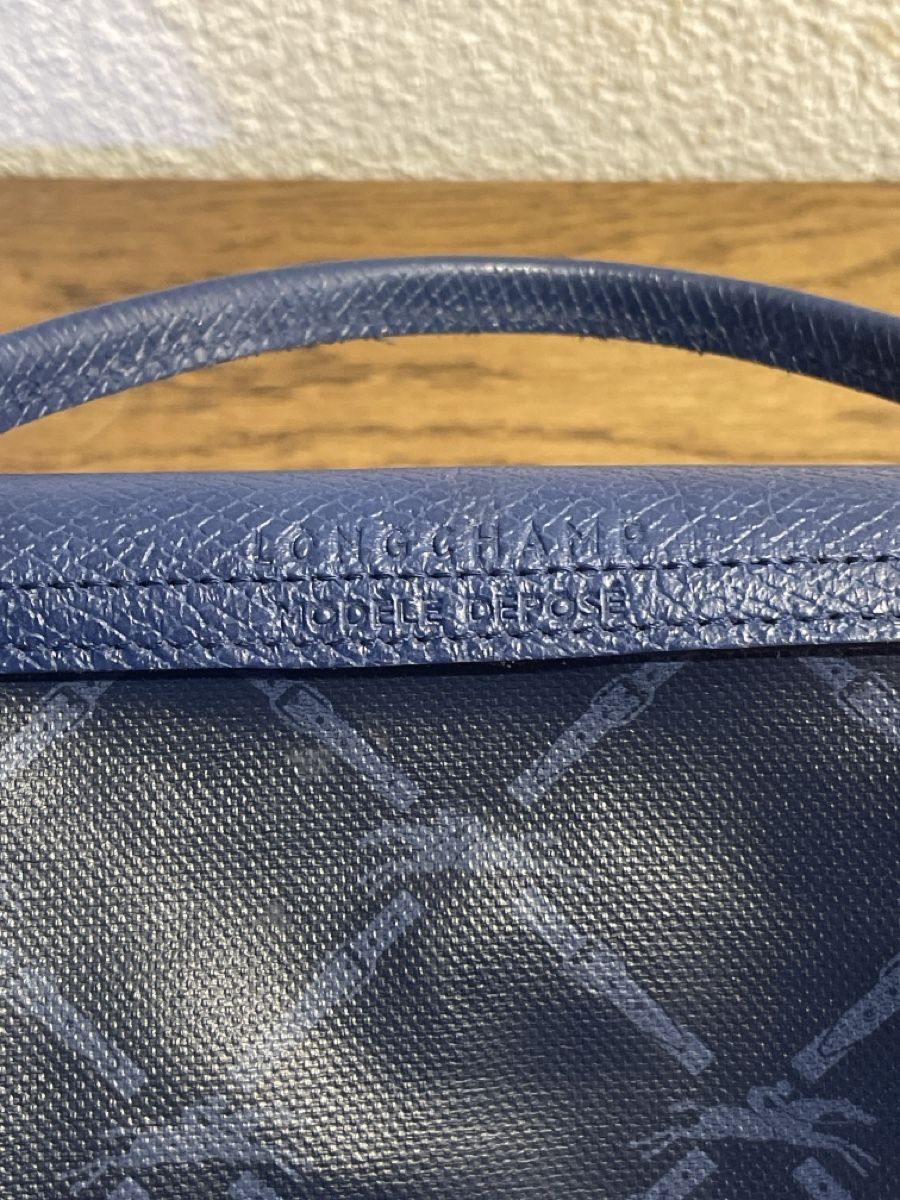 Longchamp Sacs femmes: Longchamp Handtasche dunkelblau Modell Logo – D'occasion à Lyss par Vandy19 4