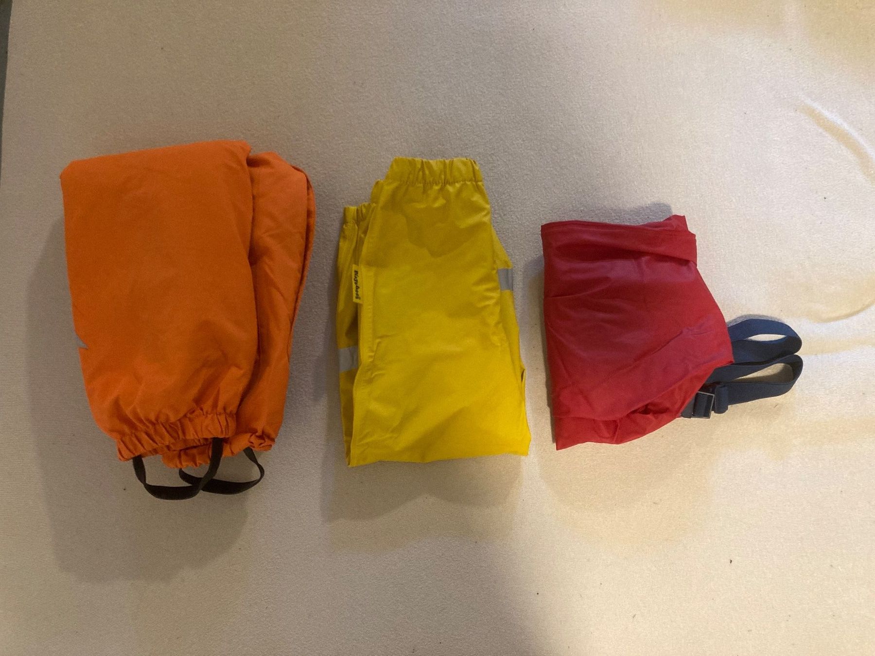 Kleiderpakete & -sets: Kinder Kleiderpaket Grösse 98/104 – Gebraucht aus Dottikon von Omiros87 7