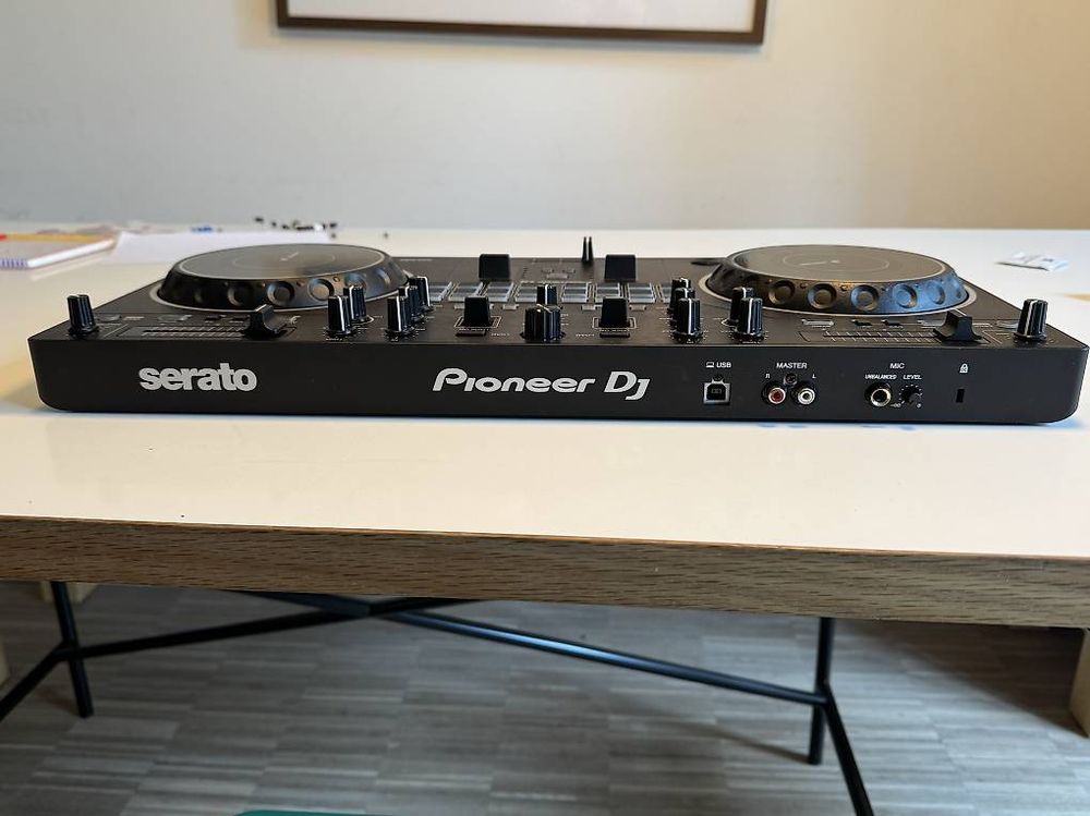Pioneer DJ DDJ-REV1 Serato Controller inkl. UDG Hardcase (Gebraucht) in ...