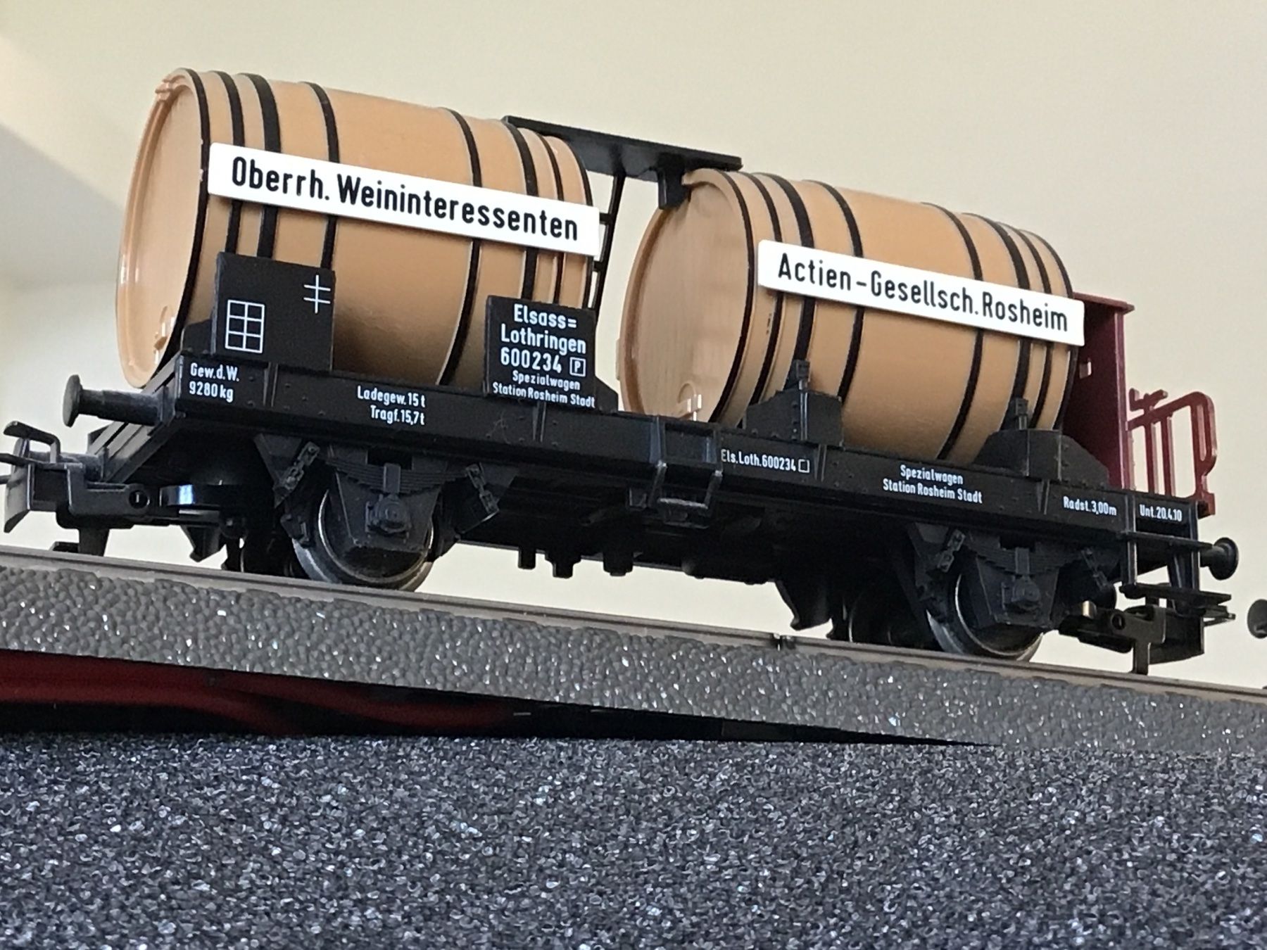 Märklin Modellini di ferrovie: MÄRKLIN 2X SILOWAGEN – Usato da Männedorf venduto da Modelle-aller-Art 1