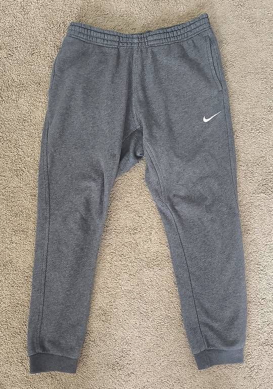 Pantaloni: Nike Jogginghose Grau | Grösse L | 81% Baumwolle – Usato da Pully venduto da vir_58dk