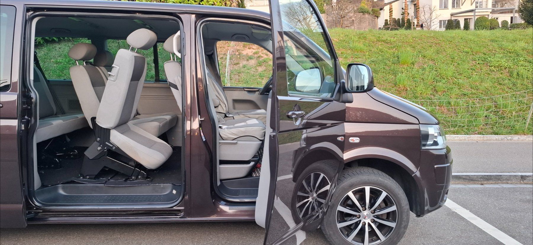VW Automobili: VW T5 – Usato da Zumikon venduto da 2015VT 6