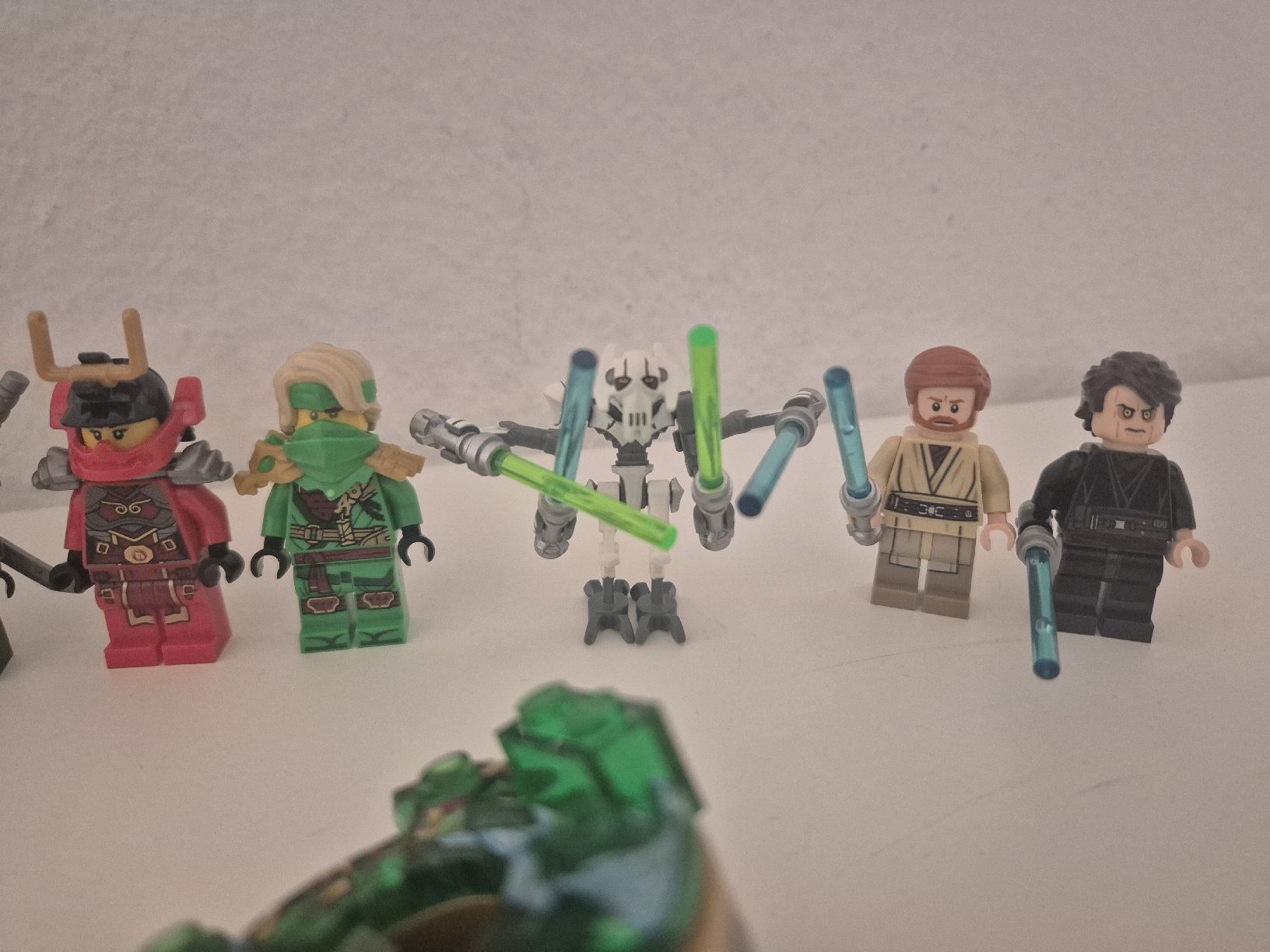 Lego Statuette: Lego Ninjago/Star wars Minifiguren – Usato da Neuenhof venduto da Alex5432. 1