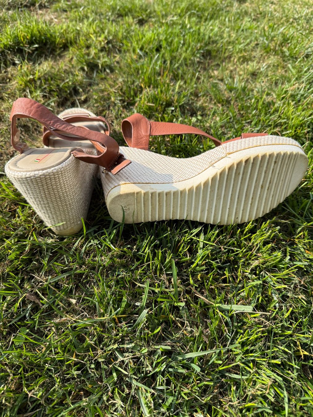 Scarpe da donna: Sandali zeppa estivi  numero 37 – Usato da Rancate venduto da Tecli 1