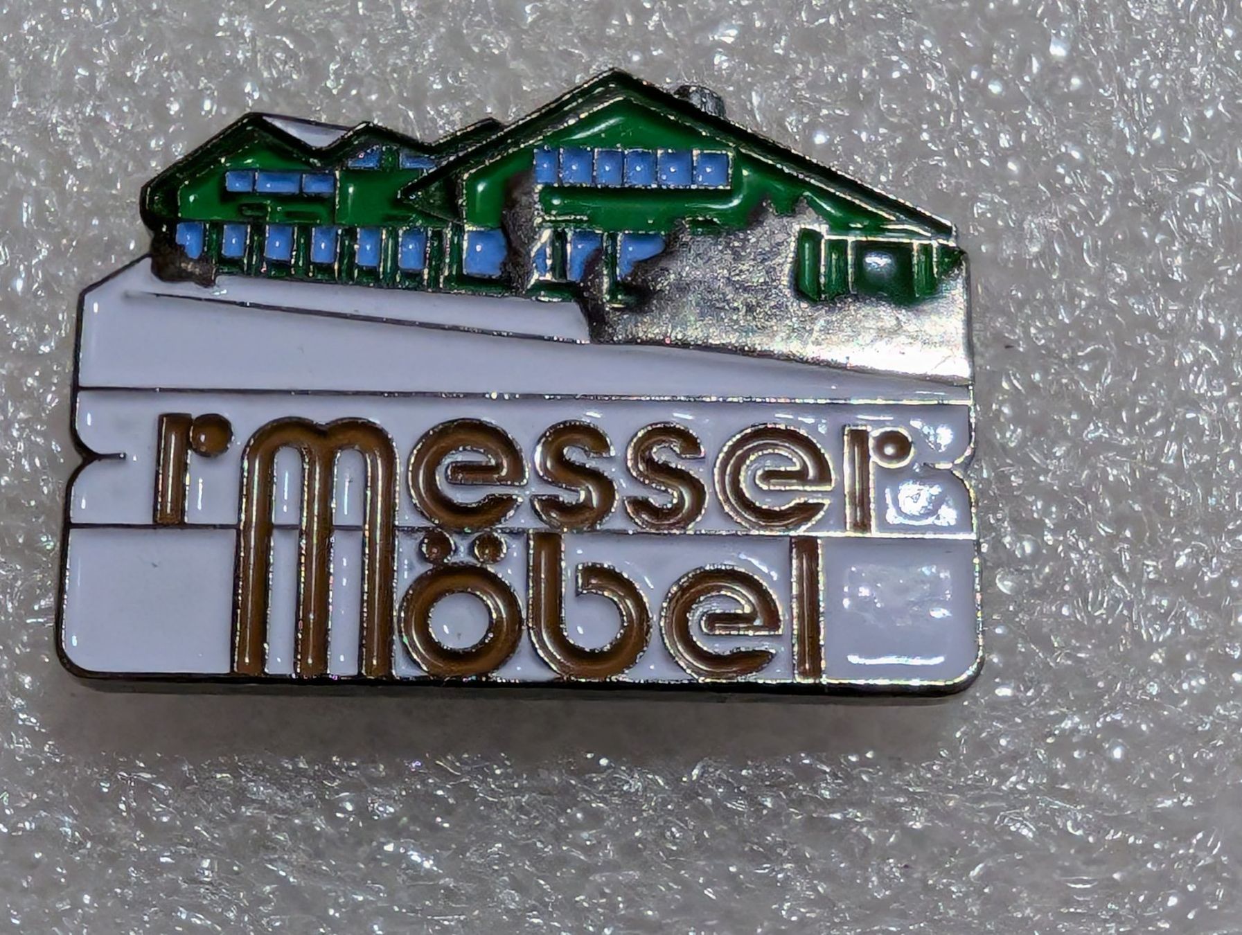Plaketten & Abzeichen: Ansteckpin 255: Messer Möbel – Gebraucht aus Oppligen von Pin-Fall-Shop
