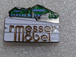 Ansteckpin 255: Messer Möbel