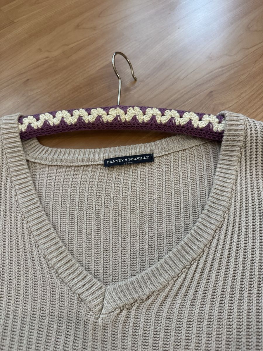 Brandy Melville Pullover & Sweatshirts: Brandy Melville Pullover One Size – Gebraucht aus Zeglingen von nor_6sjq 1