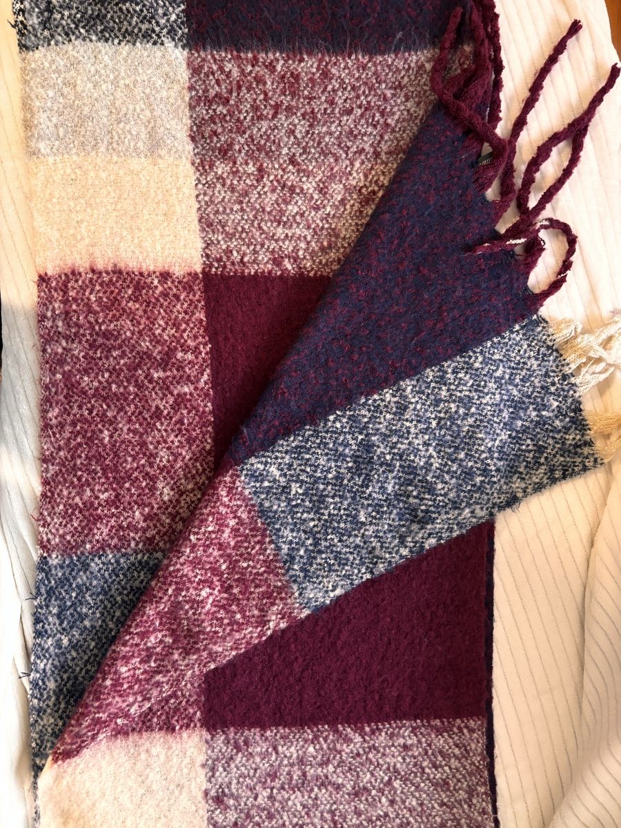 Foulard & Sciarpe: Écharpe d'hiver à motifs – Usato da Romainmôtier venduto da val_r8sn 1