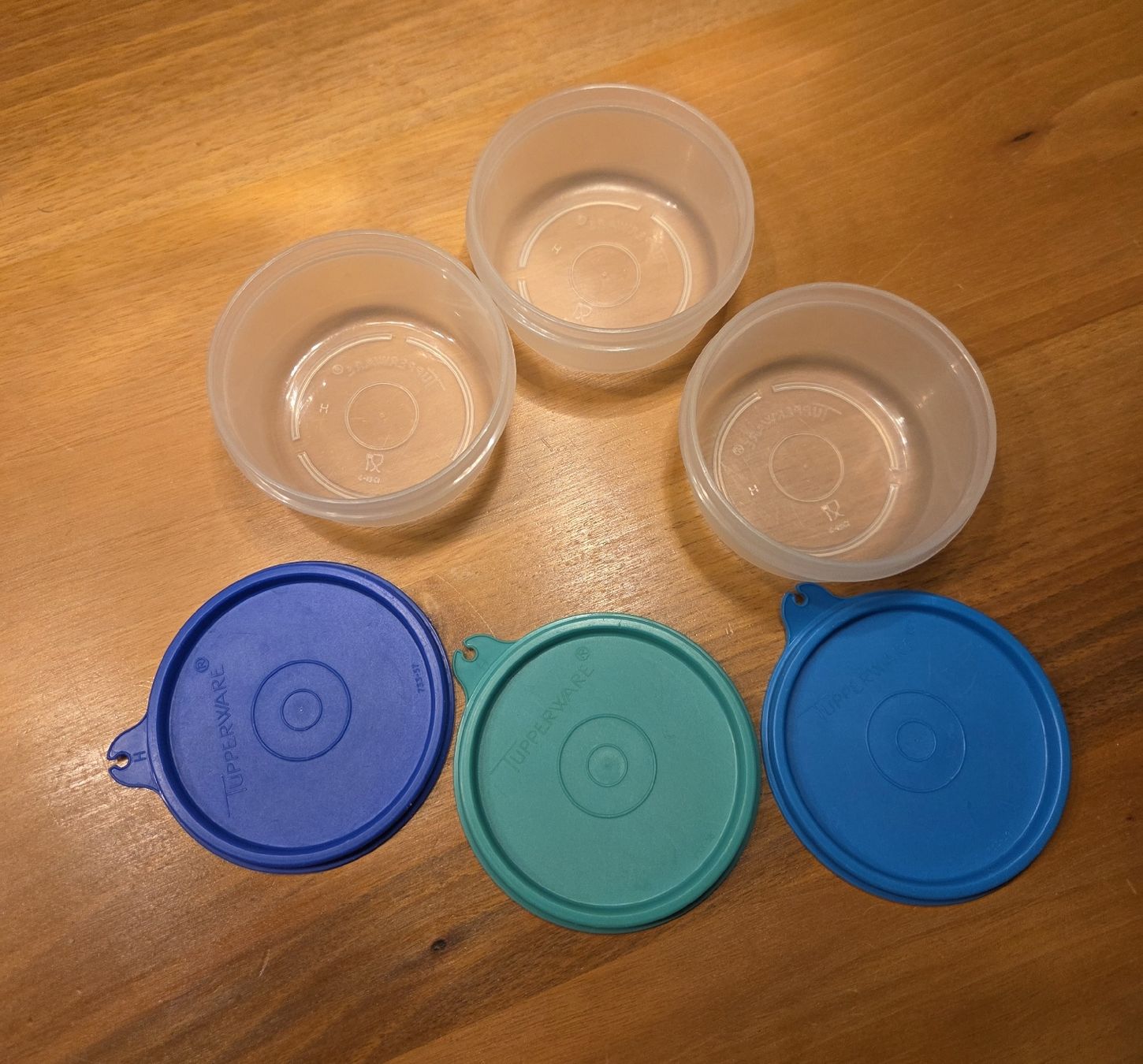 Tupperware Behälter & Ähnliches: Tupperware Behälter Set 3 Stück mit Deckel 200ml – Gebraucht aus Stans von HoMiMa