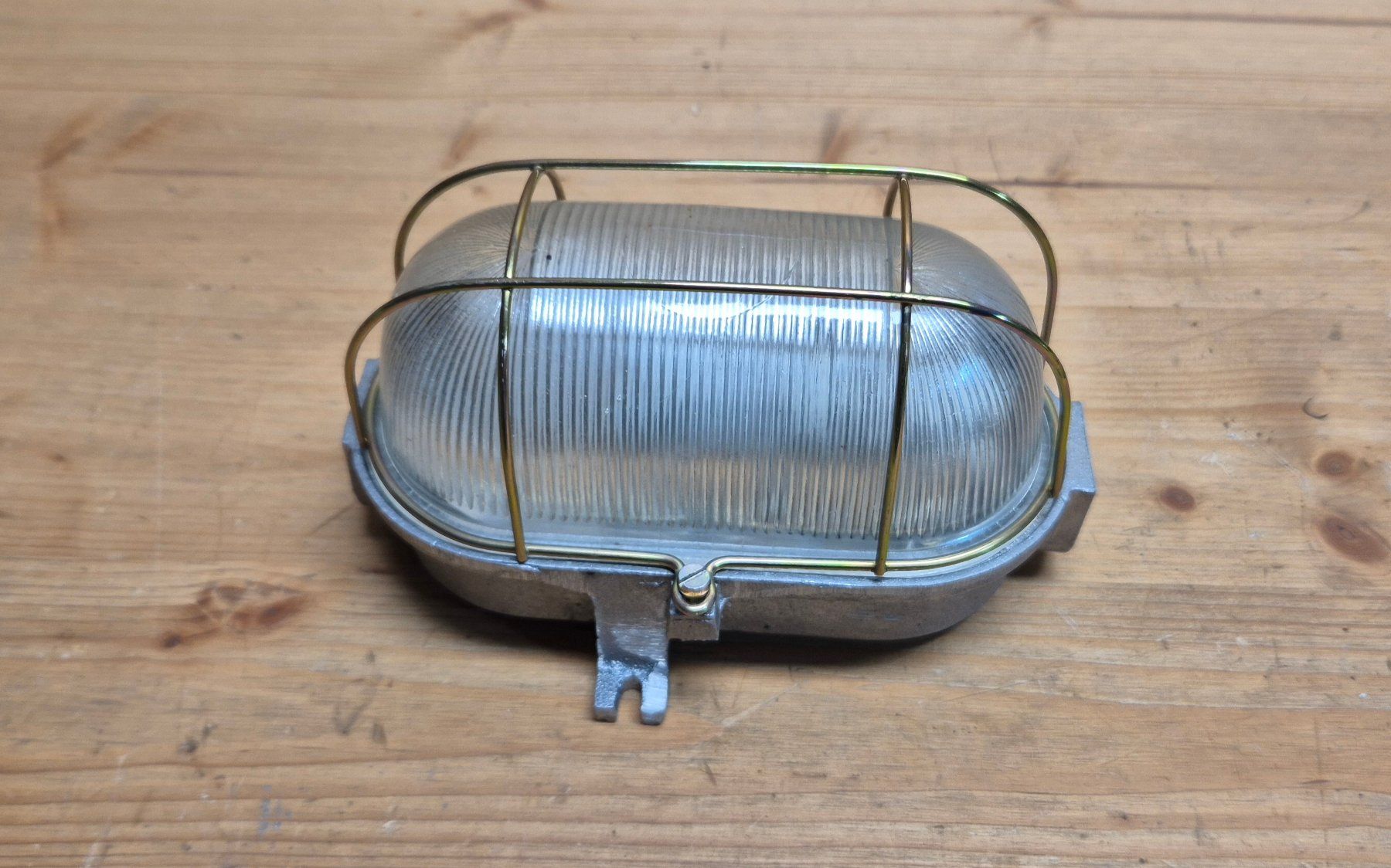 Lampes: Bunkerlampe, Keller, Industrielook, Vintage, LED – D'occasion à Trachslau par idlon