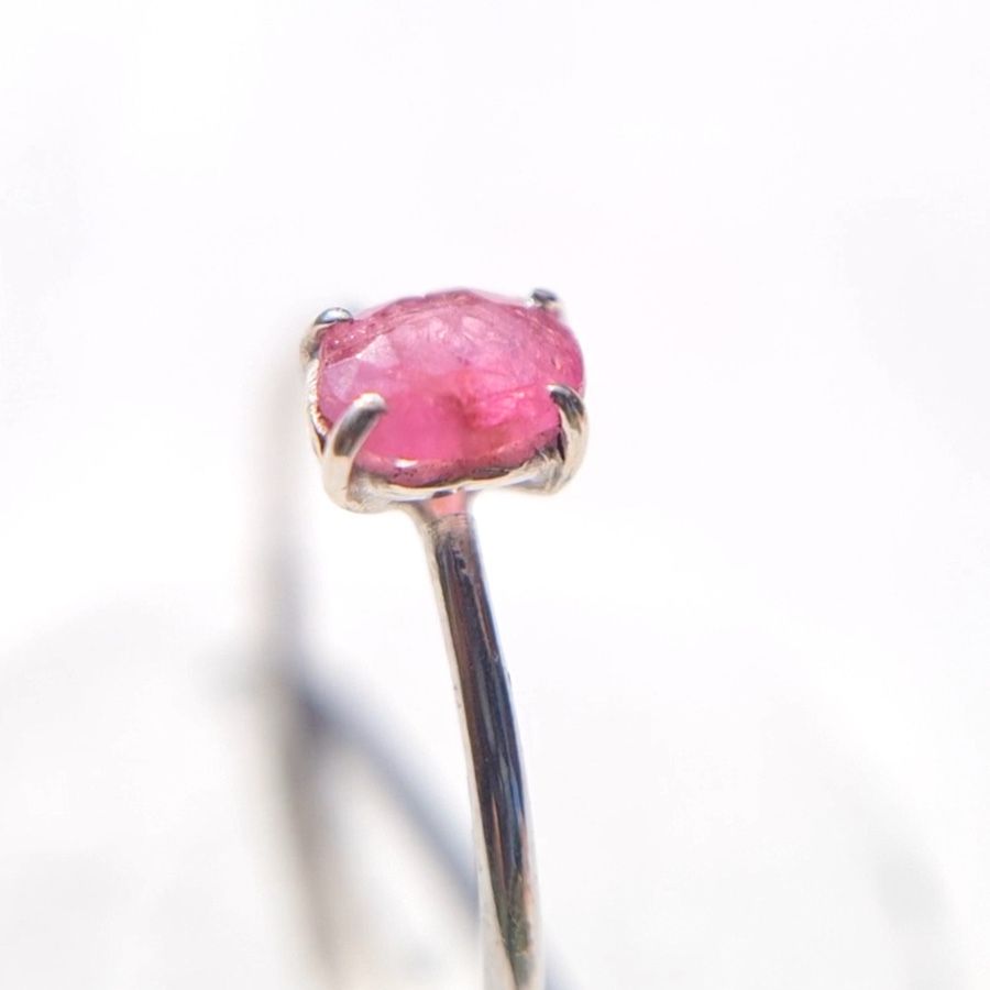 Anelli: Unikat: Solitaire Silber Ring mit Pink Sapphir – Nuovo e nell'imballaggio originale da Olten venduto da Lulu_Amani