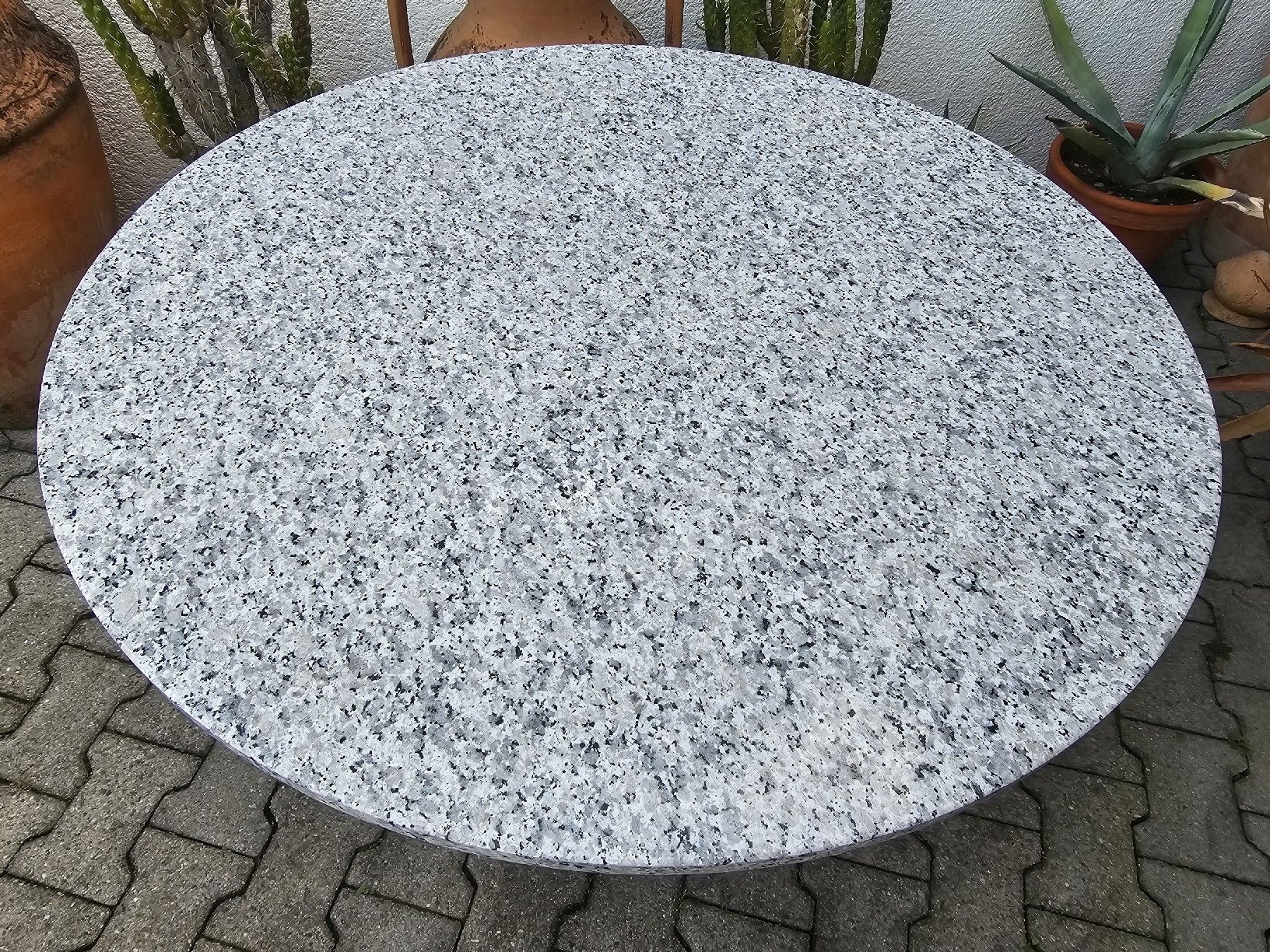 Tavoli: Granittisch Gartentisch Bistrotisch – Usato da Villnachern venduto da hasta08 2
