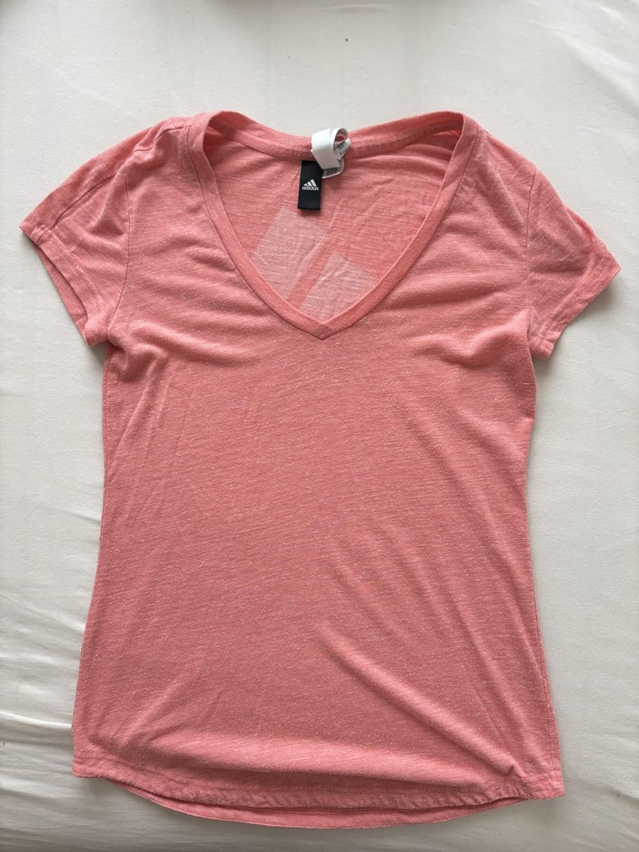 Adidas T-Shirts: Adidas T-shirt Gr. XS – Gebraucht aus Zürich von Agata654