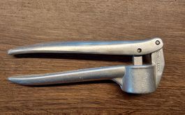 Knoblauchpresse Susi Made in Switzerland Zyliss