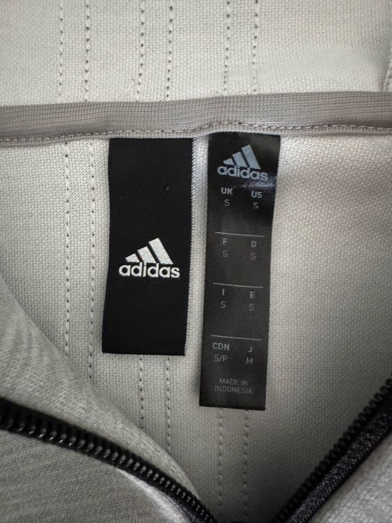 Adidas Giacche: ADIDAS Veste de survêtement à capuche, unisexe, Taille L – Nuovo e nell'imballaggio originale da Colombier NE venduto da kajo04 4