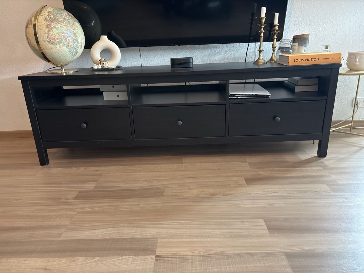 Ikea Mobili TV: Ikea Hemnes Tv Regal schwarz – Usato da Waldenburg venduto da Giuse12