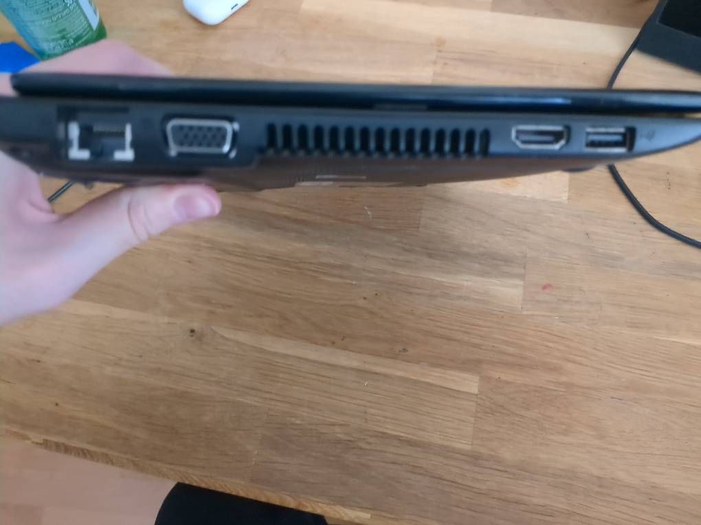 Aspire Notebook: Acer Aspire One Defective Screen, Battery, Keyboard, No SSD – Difettoso da Lausanne venduto da chgeorg 1