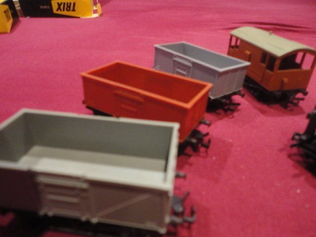 Trix Modellini di ferrovie: Trix Trains H0 9 britische Güterwagen – Usato da Wittenwil venduto da trixmartin 6