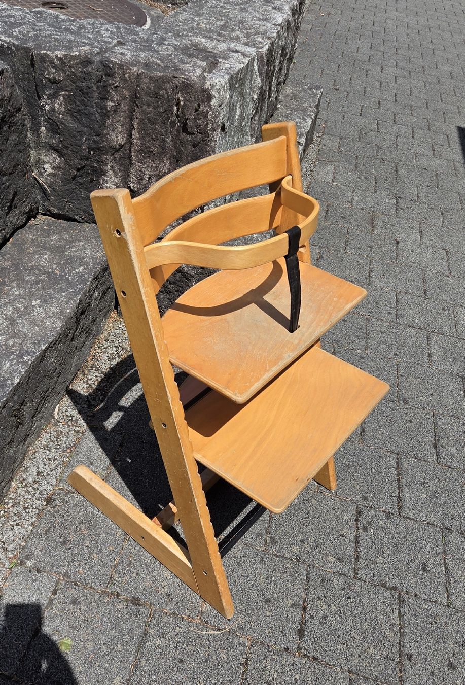 Stokke Seggioloni: Holz Kinderhochstuhl Tripp Trapp alte Version komplett – Usato da Grabs venduto da FrauB 1