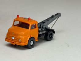 GB1 Wiking Mercedes 1413 Abschleppwagen orange