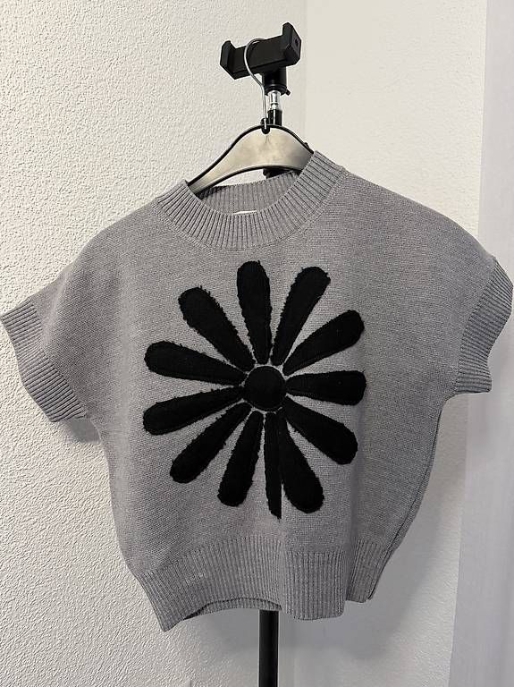 Pulls & Sweat-shirts: Kenzo Paris Strickpullover mit Blumenmotiv – Neuf avec emballage d'origine à Rorschach par Tara234