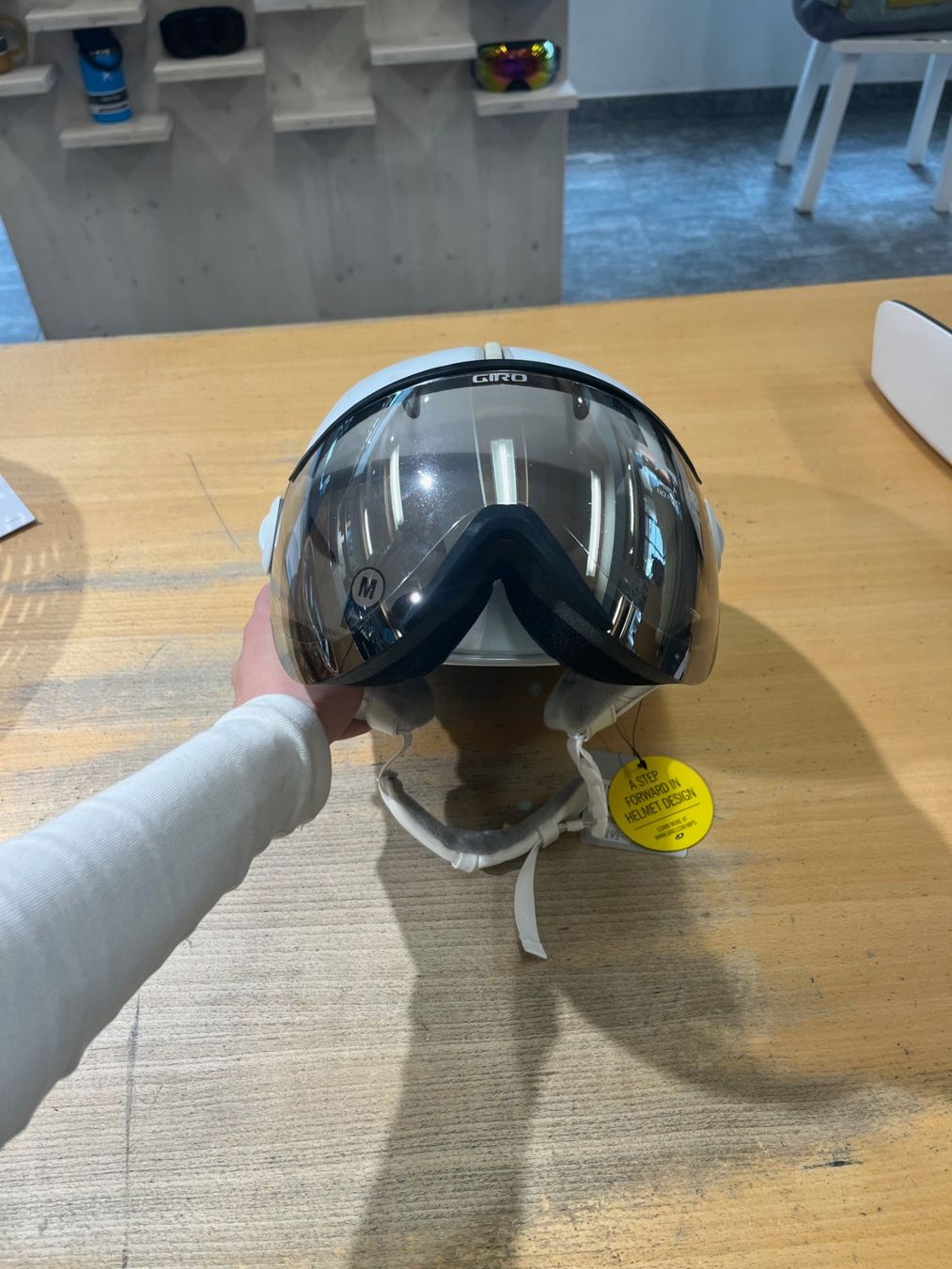 Giro Caschi: Giro, Essence MIPS Helm, Grösse M 55-59cm – Nuovo e nell'imballaggio originale da Andermatt venduto da Alpin-Outlet 2