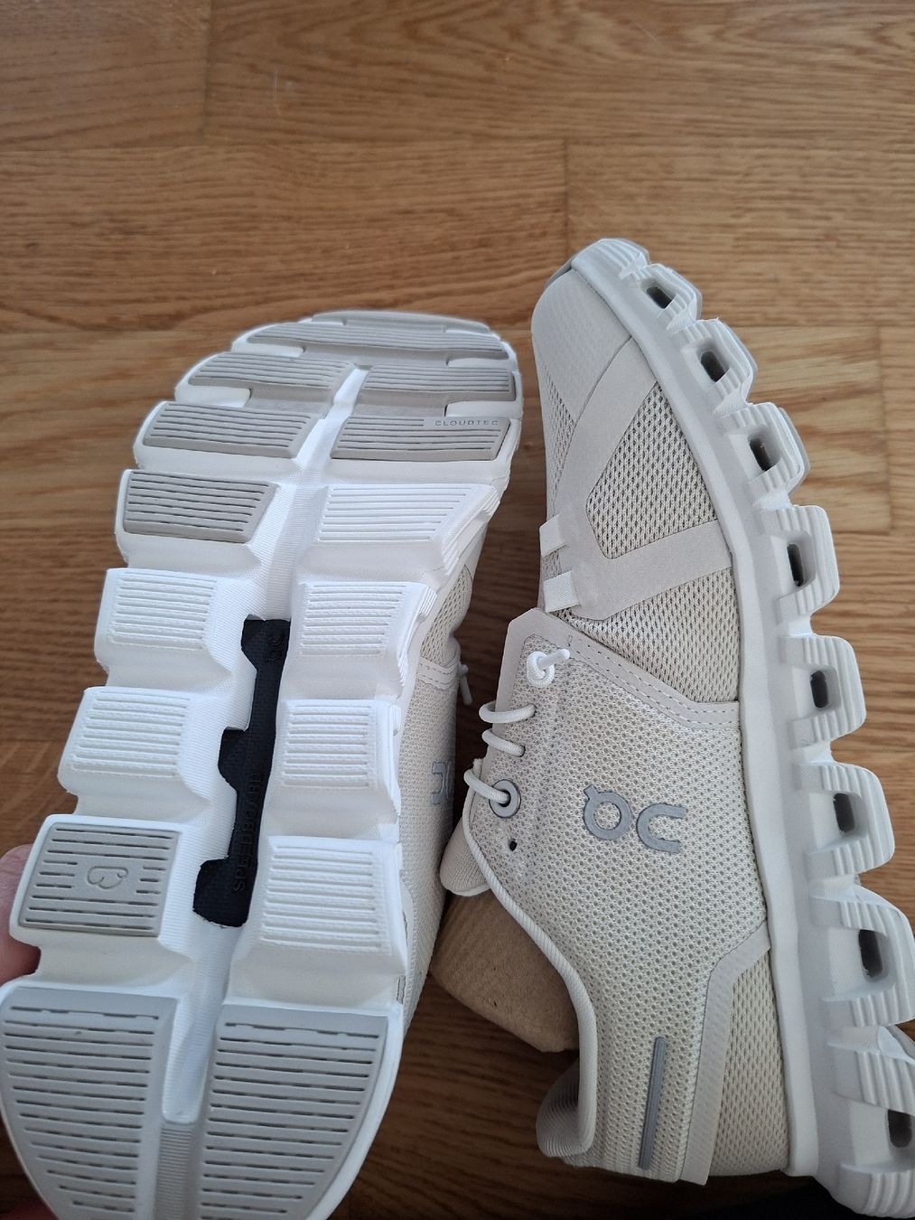 On Scarpe da donna: On Cloud 6 Schuhe Damen Grösse 36.5 neu! – Nuovo e nell'imballaggio originale da Boswil venduto da lea_l85l 1