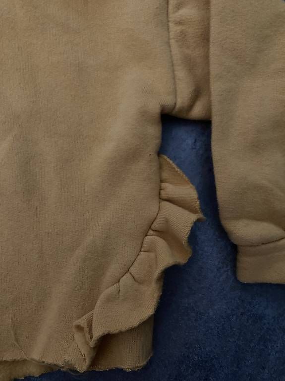 Pulls et sweat-shirts: Pullover gelb 110/116 – D'occasion à Wettingen par and_g5rx 1