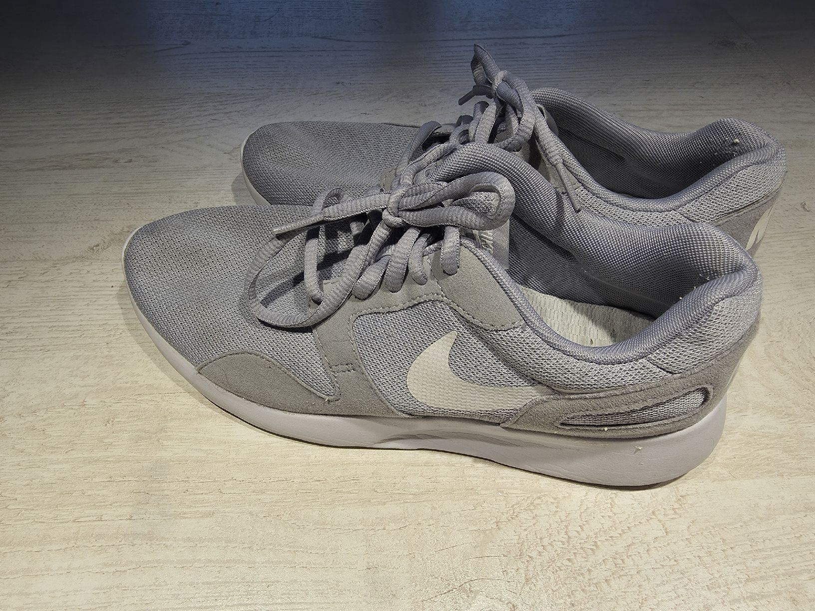 Nike Scarpe da uomo: Nike Schuhe, Grau, Gr. 37.5 – Usato da Bülach venduto da Kem990 1