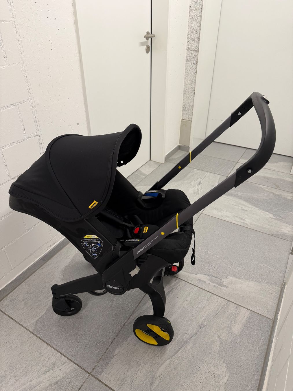 Doona Seggiolini per auto: Doona: Babyschale & Kinderwagen in einem – Usato da Hirzel venduto da mert.gyz